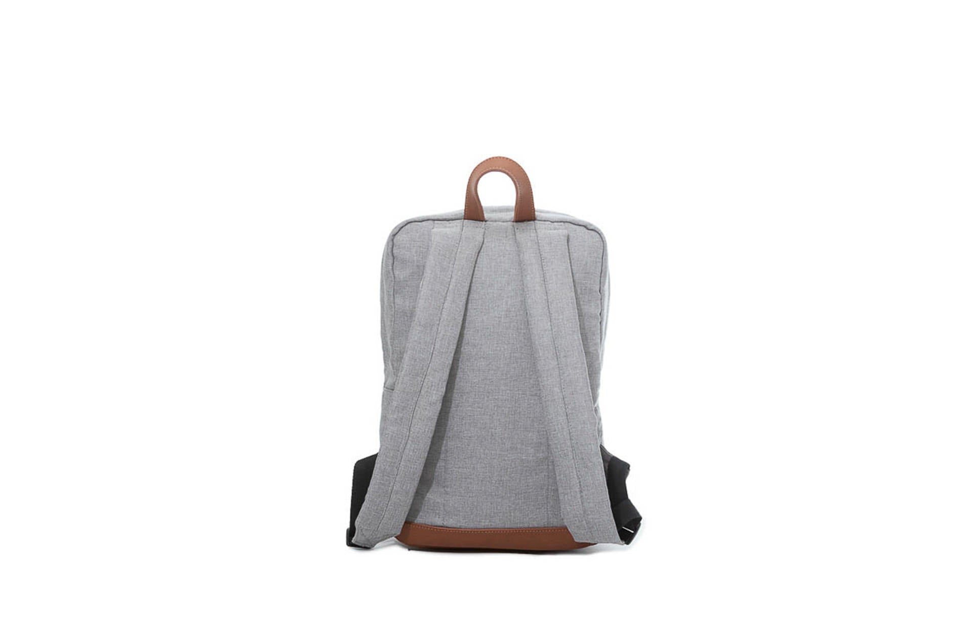 CEDAR vegan backpack by Mezquite Leather — eco-friendly design made with synthetic and textile materials, inspired by the cedar tree.