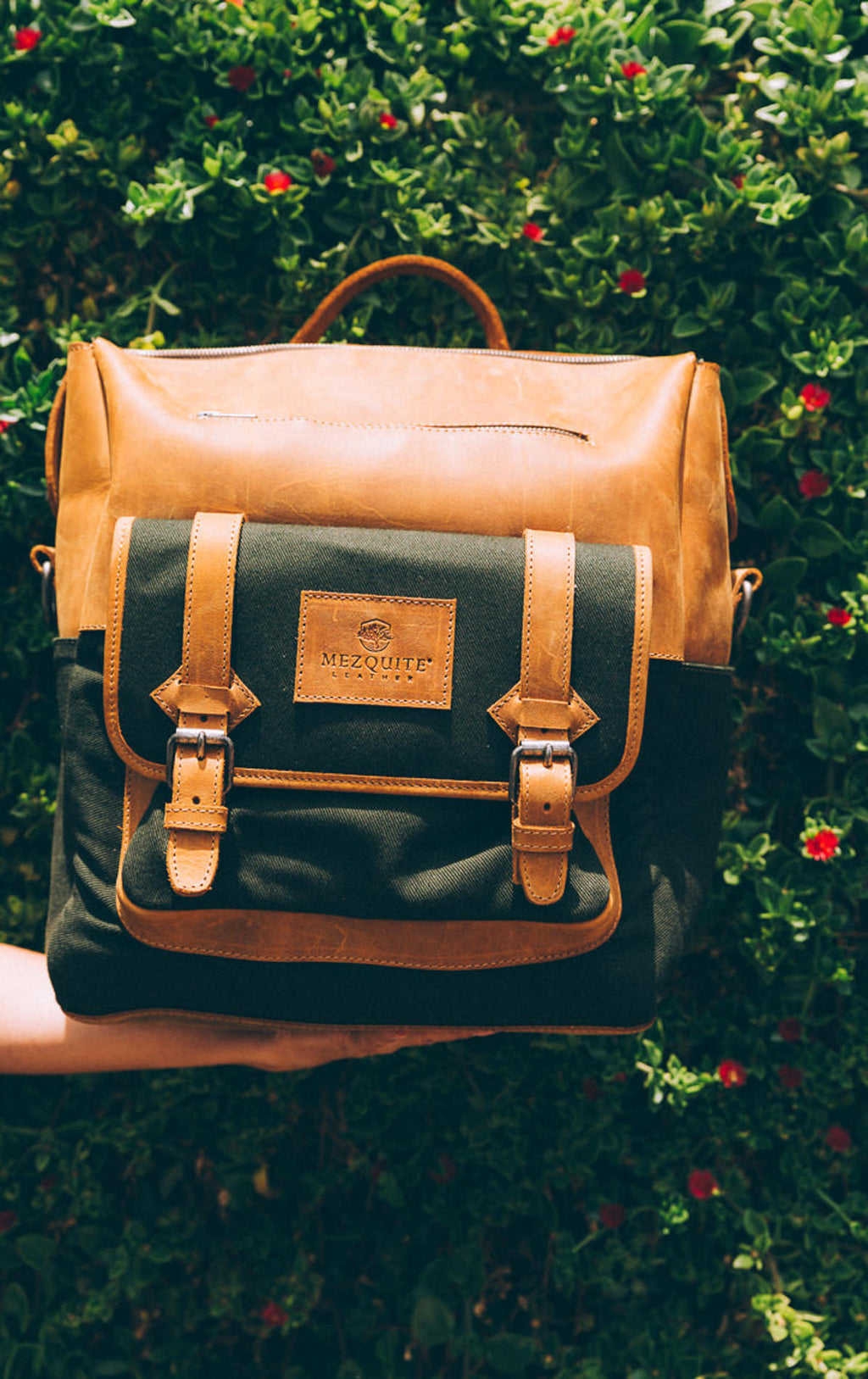 HAZEL medium leather travel bag by Mezquite Leather — handcrafted in Mexico with genuine leather, inspired by the hazel tree’s strength and wisdom.